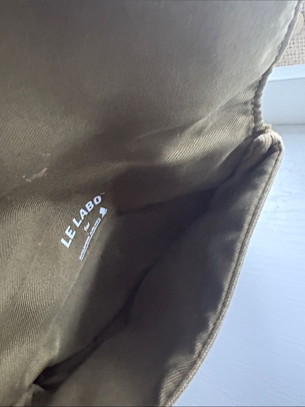 Le Labo Olive Green Canvas Travel Toiletry Pouch - Picture 3 of 3